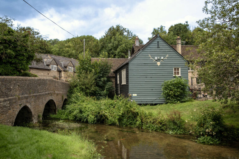 Graden view of the White hart, overlooking the Bybrook